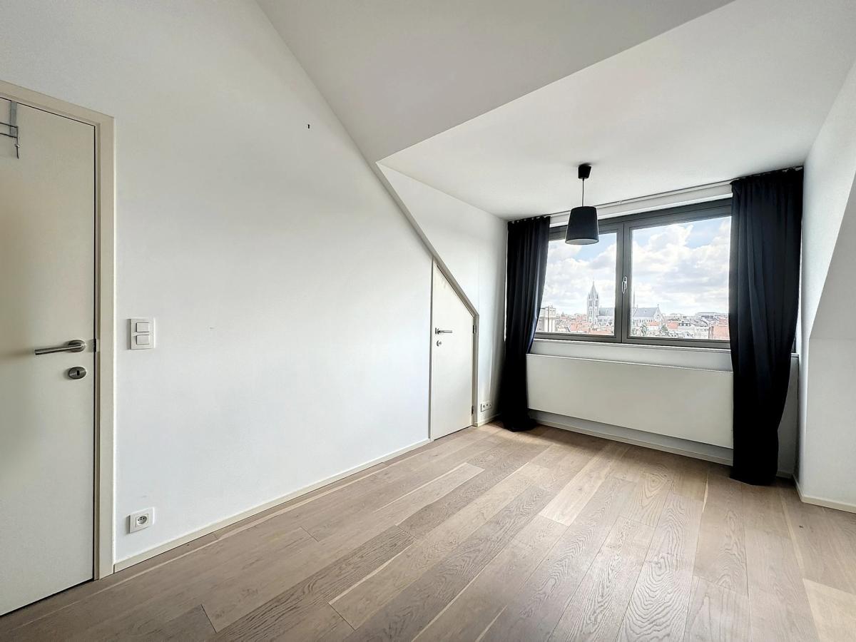 Couronne : Beau triplex penthouse + terrasse