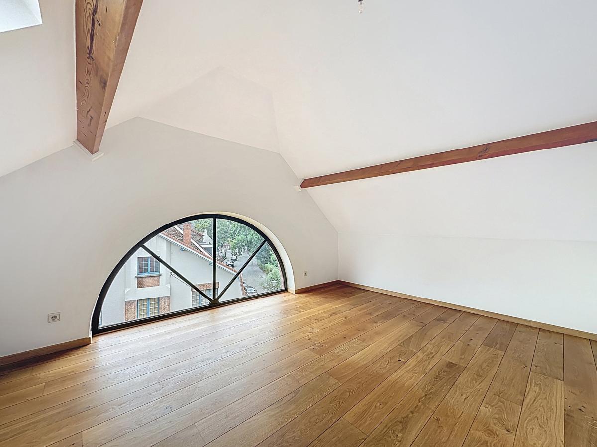 Lycée Français : Superbe duplex penthouse + terrasse + pkg