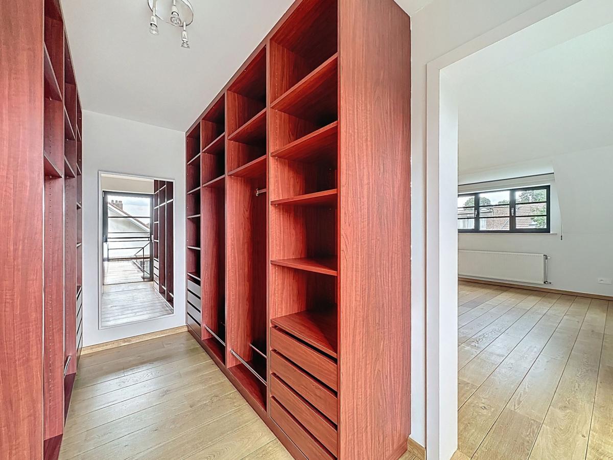 Lycée Français : Superbe duplex penthouse + terrasse + pkg
