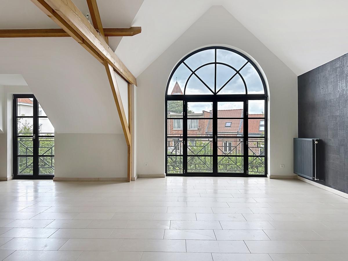 Lycée Français : Superbe duplex penthouse + terrasse + pkg