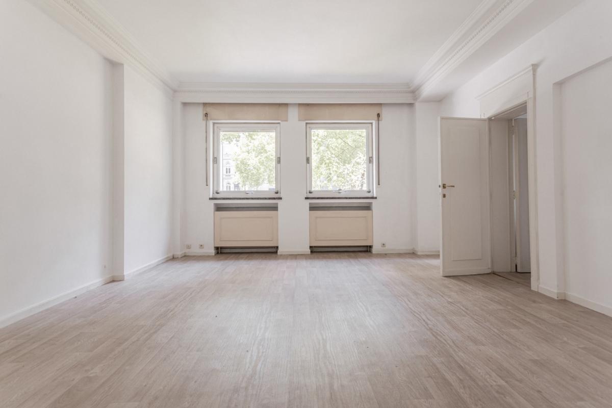 OFFRE ACCEPTEE ! Collège Saint-Michel/Montgomery - appartement 1ch à rénover.