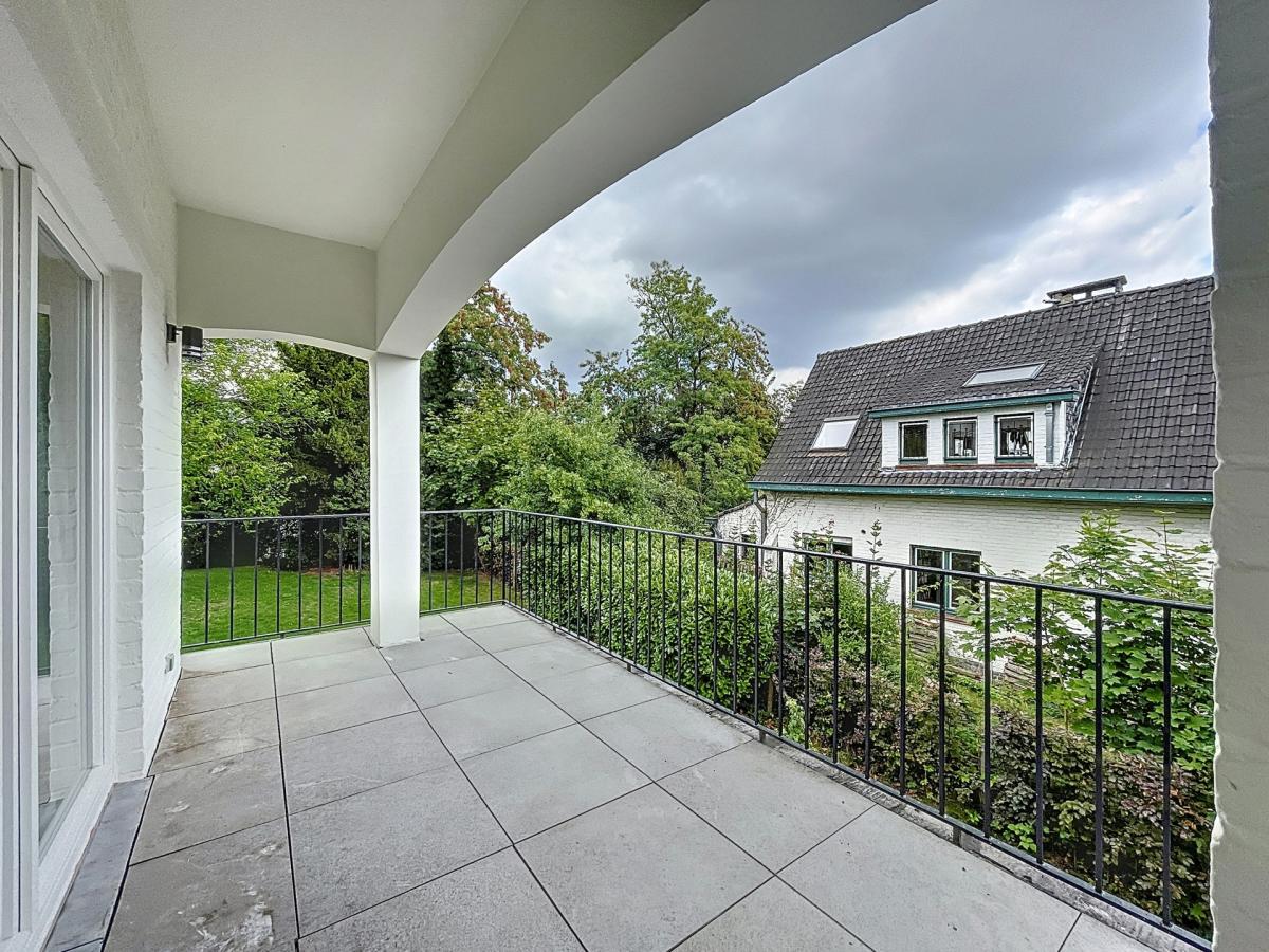 Uccle/Linkebeek : Belle villa rénovée de 4 ch.+ bureau 