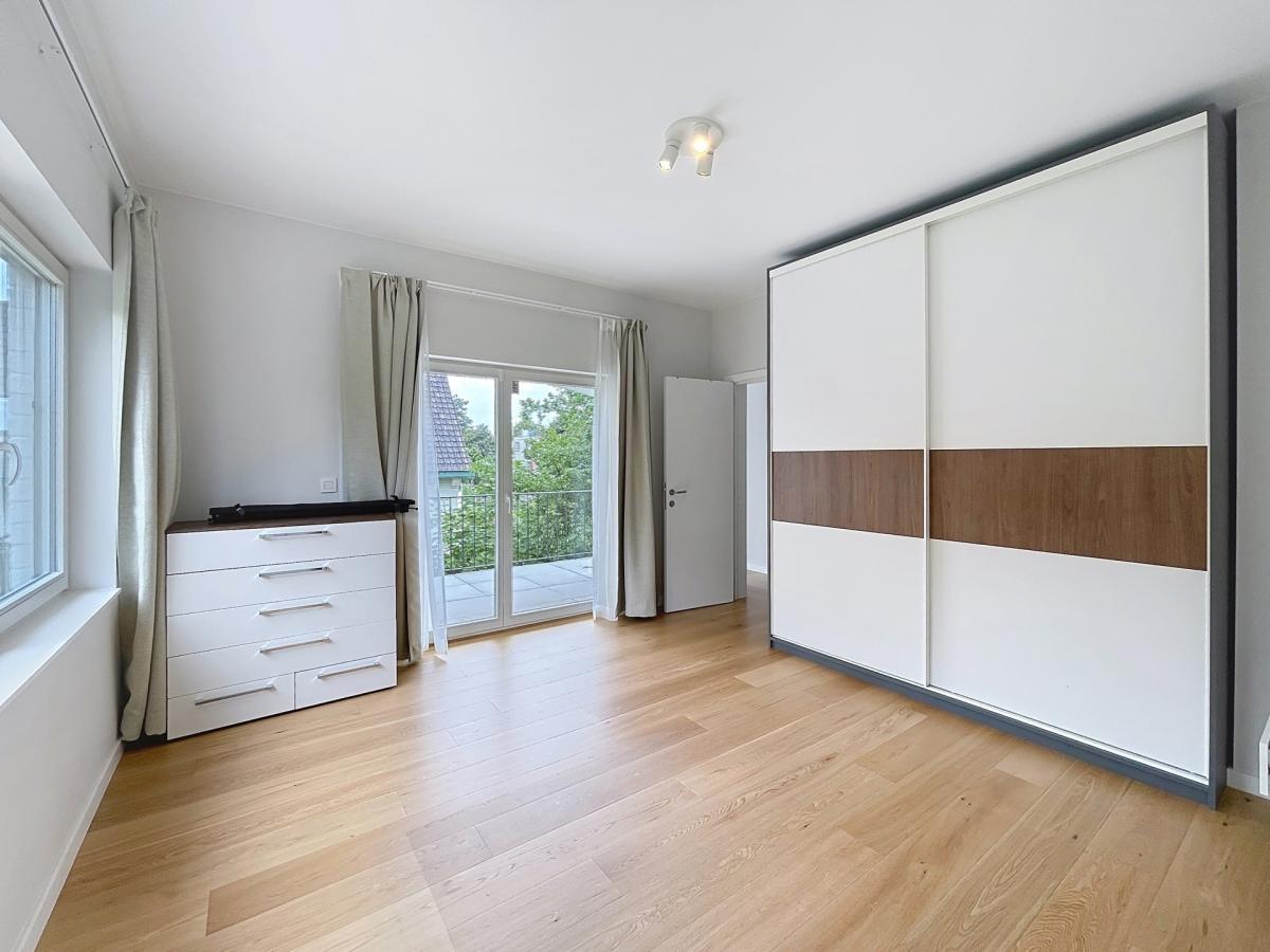 Uccle/Linkebeek : Belle villa rénovée de 4 ch.+ bureau 