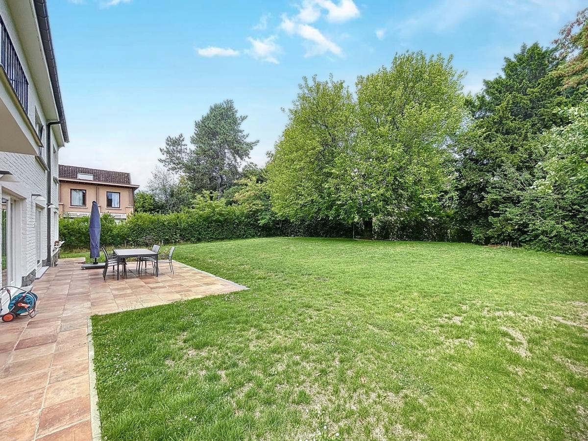 Uccle/Linkebeek : Belle villa rénovée de 4 ch.+ bureau 