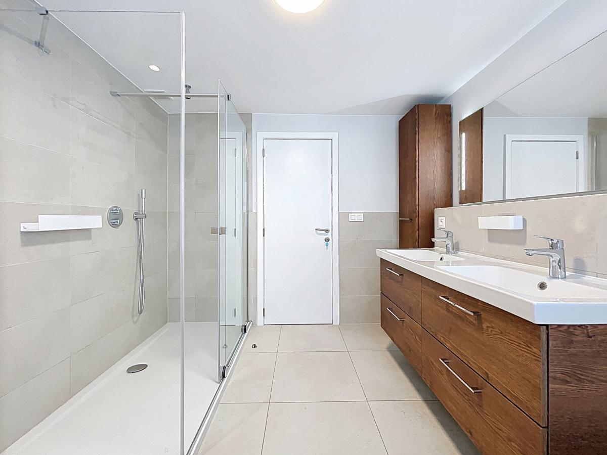 Uccle/Linkebeek : Belle villa rénovée de 4 ch.+ bureau 