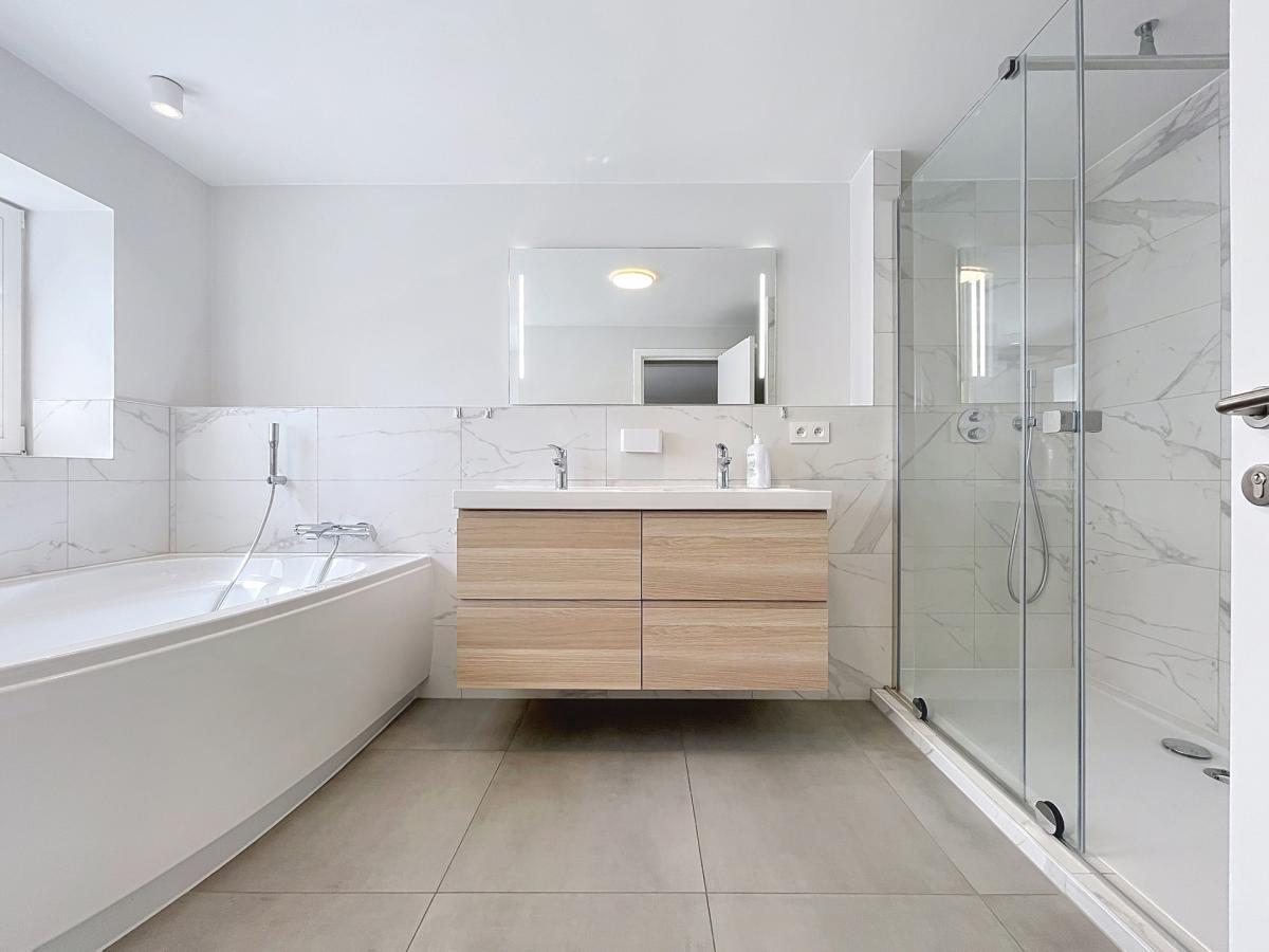 Uccle/Linkebeek : Belle villa rénovée de 4 ch.+ bureau 