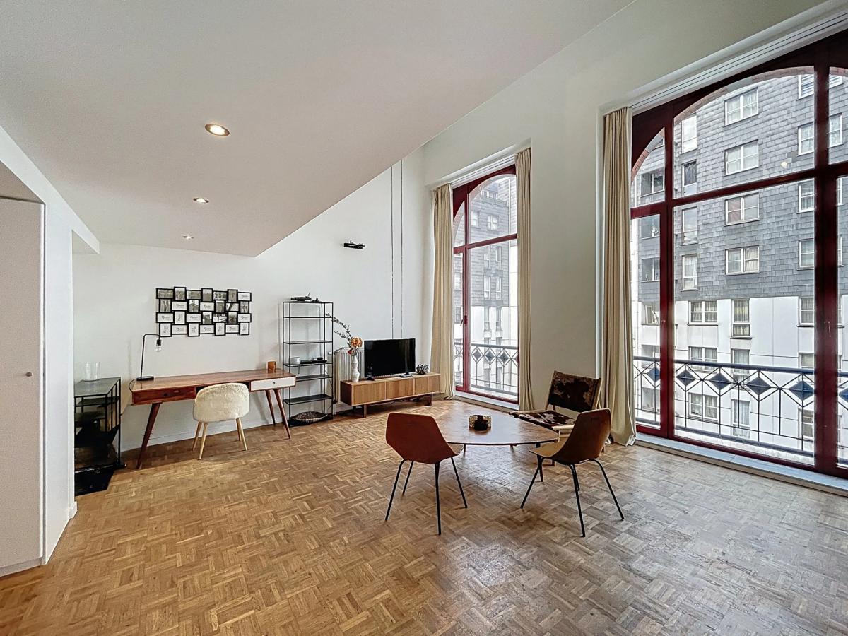 Quartier Européen : Superbe duplex meublé 2 chambres