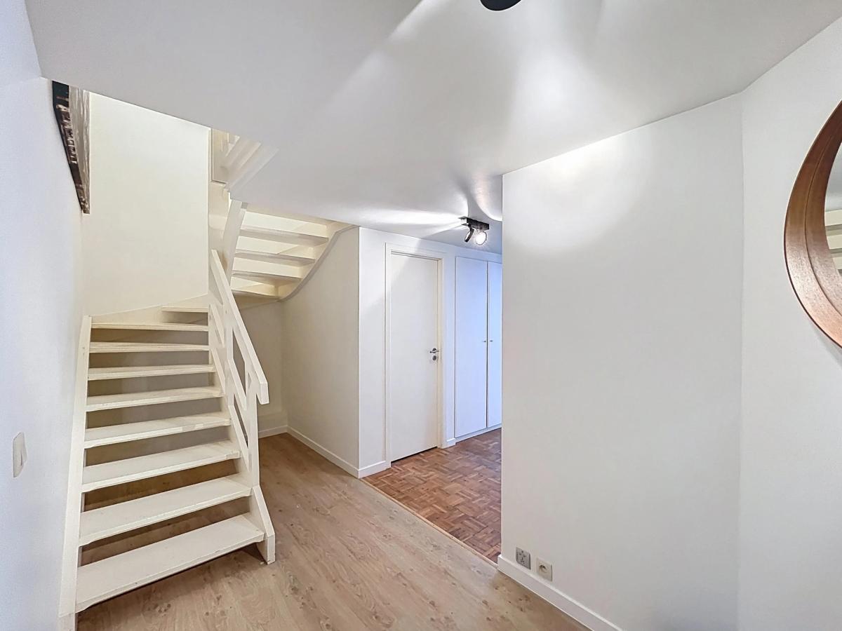 Quartier Européen : Superbe duplex meublé 2 chambres