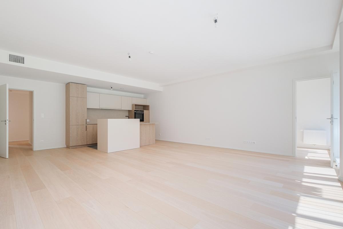 Rez-de chaussée +-145m²,3ch. + terrasse