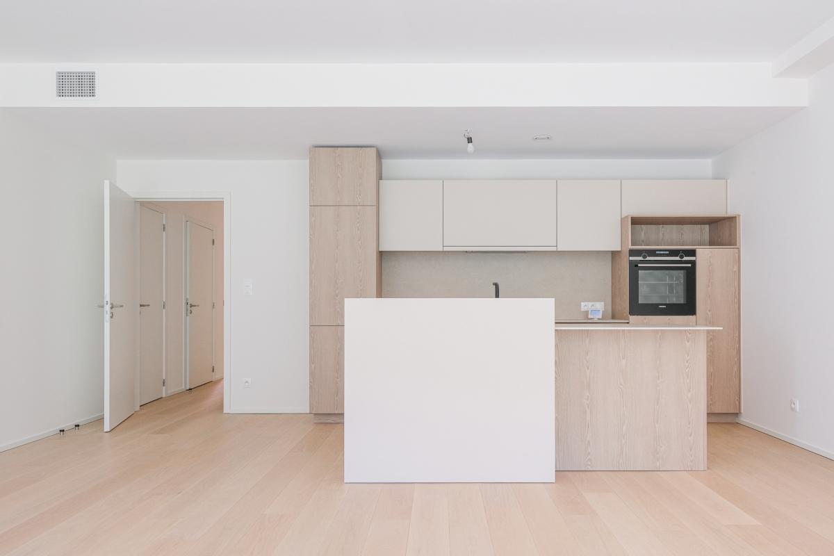 Rez-de chaussée +-145m²,3ch. + terrasse