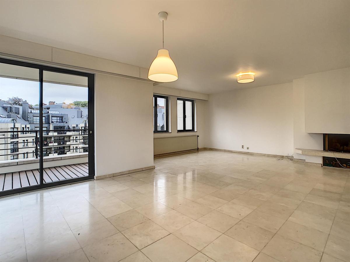 Parc Brugmann : Bel appartement 3 chambres + terrasse 