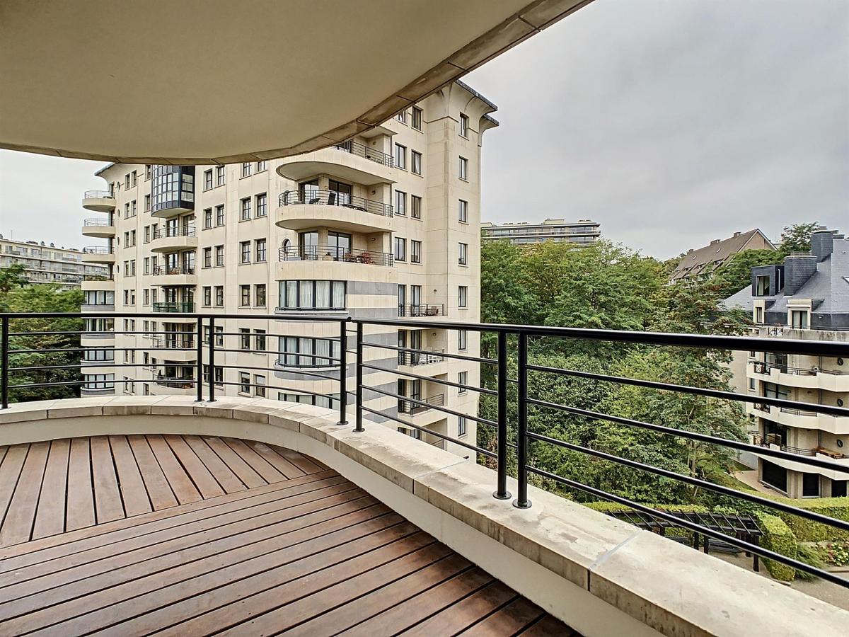 Parc Brugmann : Bel appartement 3 chambres + terrasse 