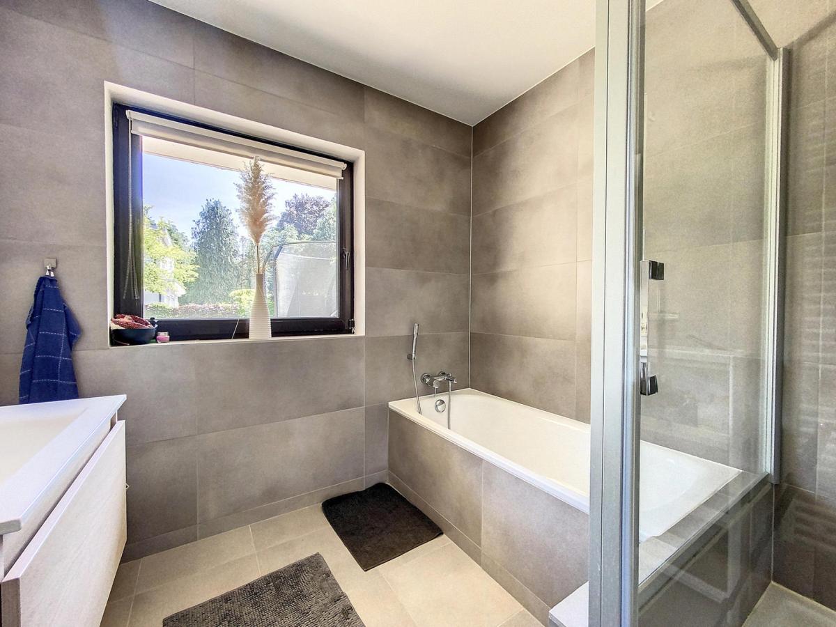 Saint-Job : Magnifique maison 5 chambres + jardin