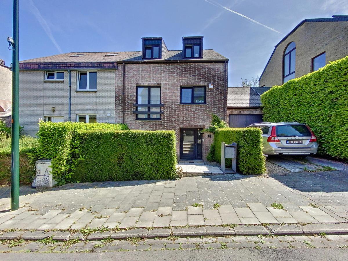 Saint-Job : Magnifique maison 5 chambres + jardin