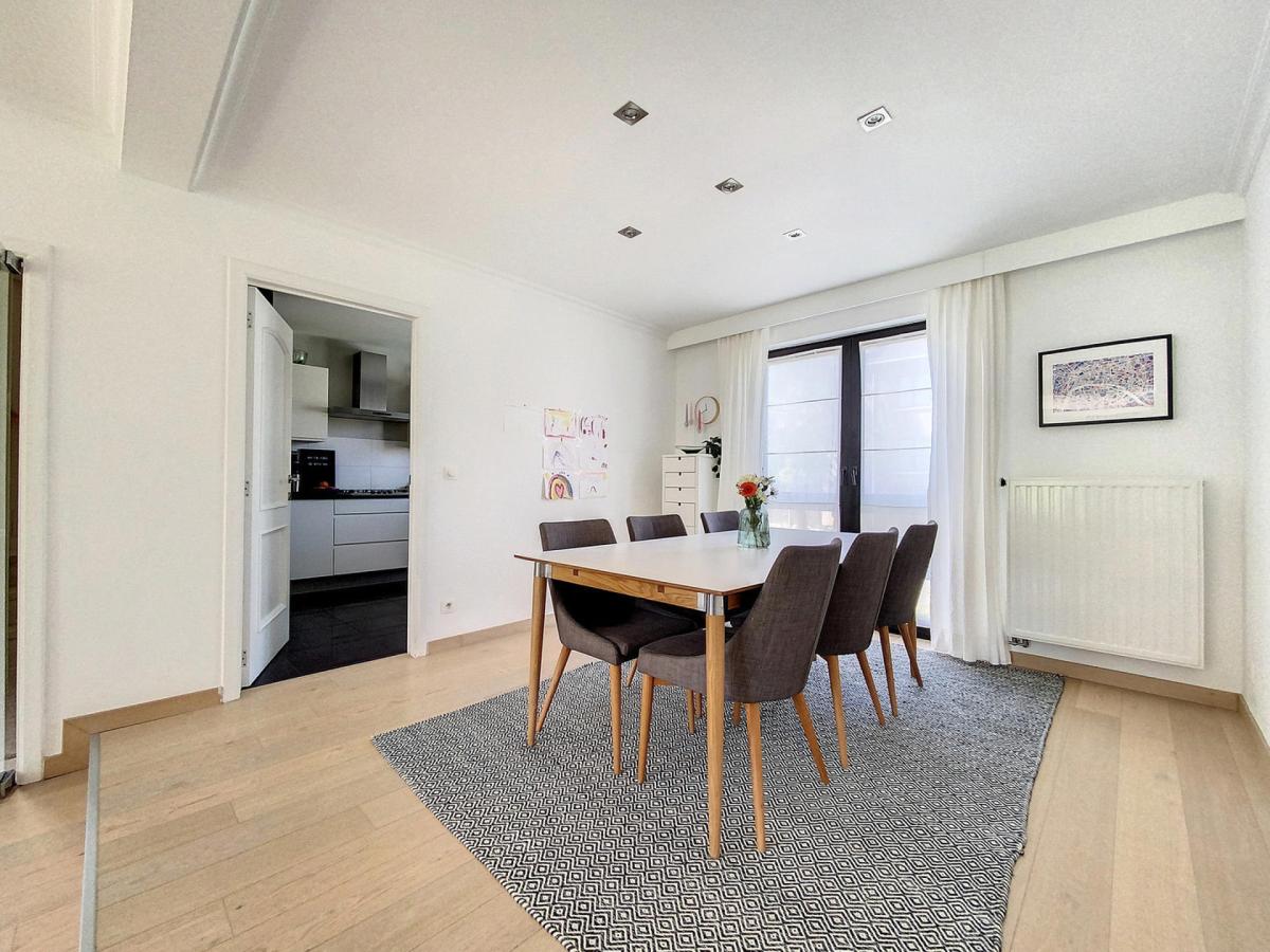 Saint-Job : Magnifique maison 5 chambres + jardin