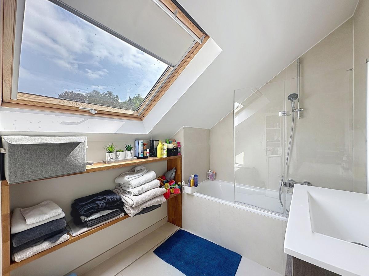 Saint-Job : Magnifique maison 5 chambres + jardin