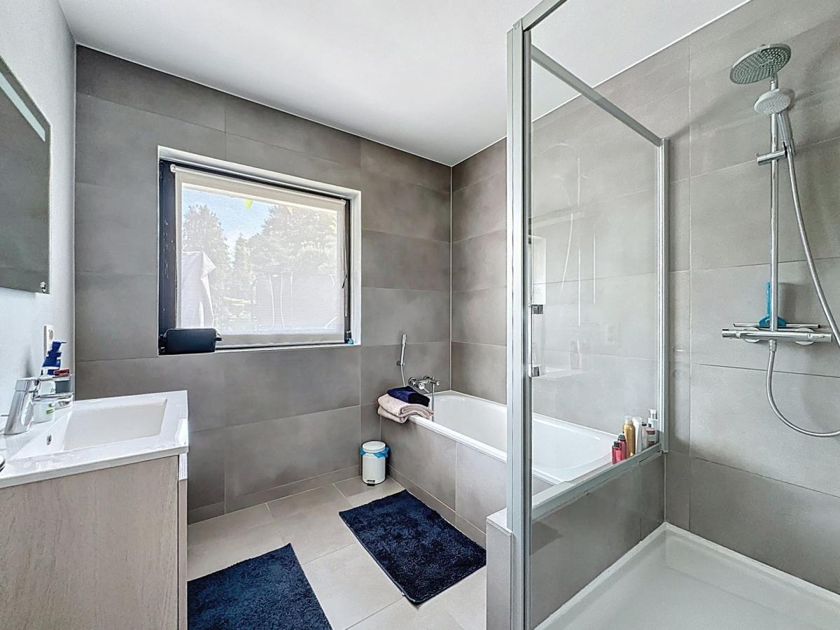 Saint-Job : Magnifique maison 5 chambres + jardin