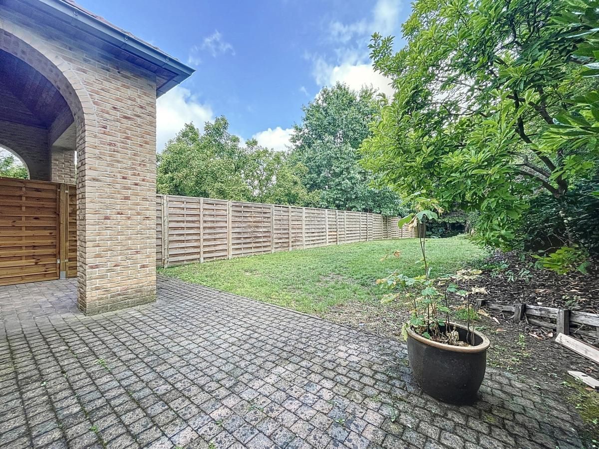De Fré : Charmante maison 3 façades avec jardin