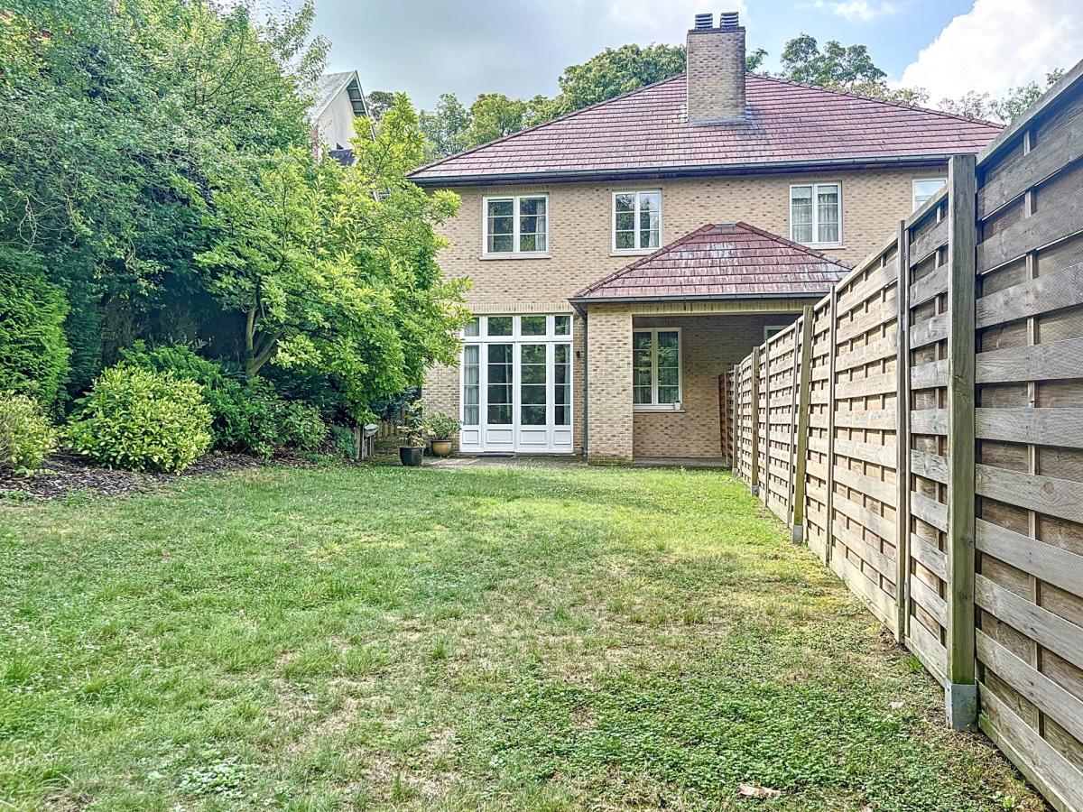 De Fré : Charmante maison 3 façades avec jardin