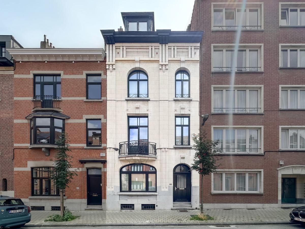 Quartier Place Brugmann: superbe  maison rénovée avec garage