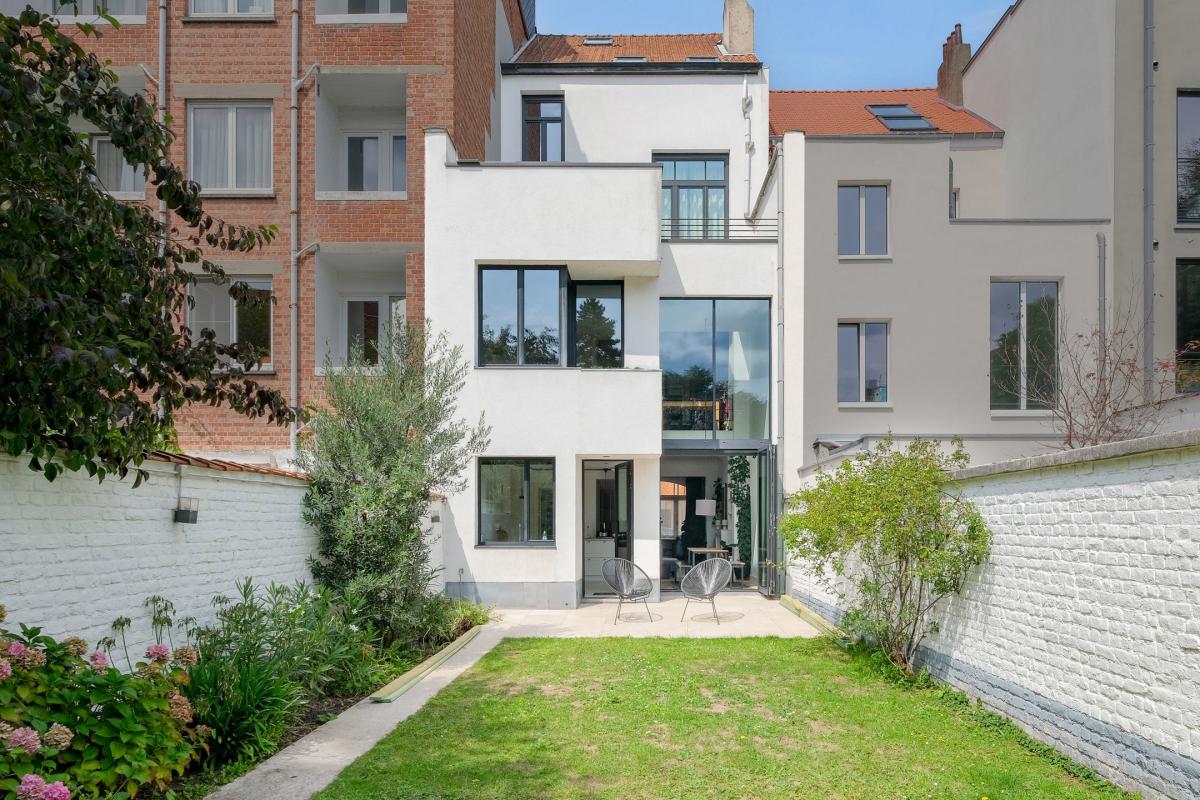 Quartier Place Brugmann: superbe  maison rénovée avec garage