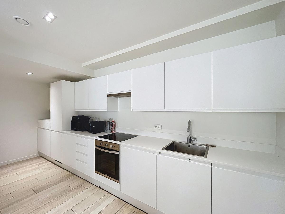 Quartier Européen: Superbe appartement meublé 2 ch +terrasse