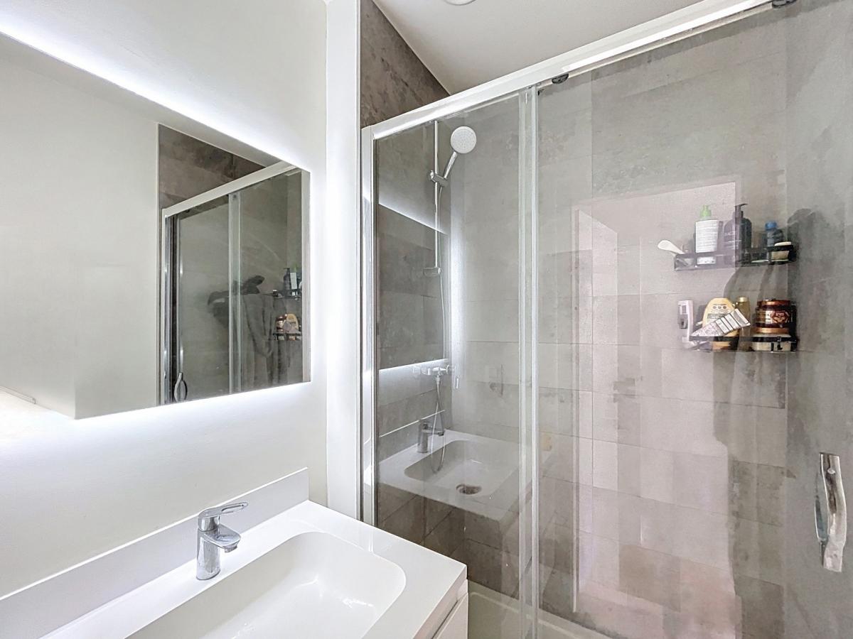 Quartier Européen: Superbe appartement meublé 2 ch +terrasse