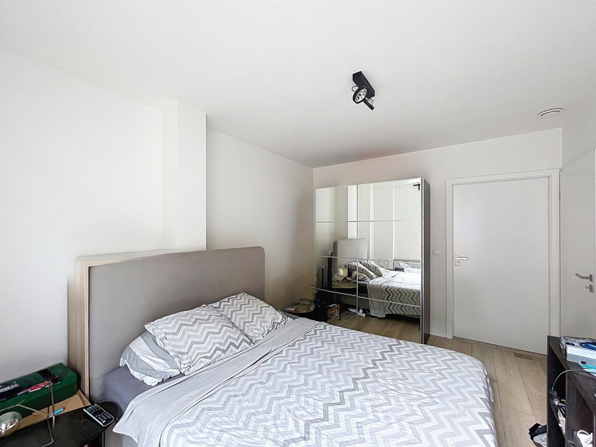 Quartier Européen: Superbe appartement meublé 2 ch +terrasse