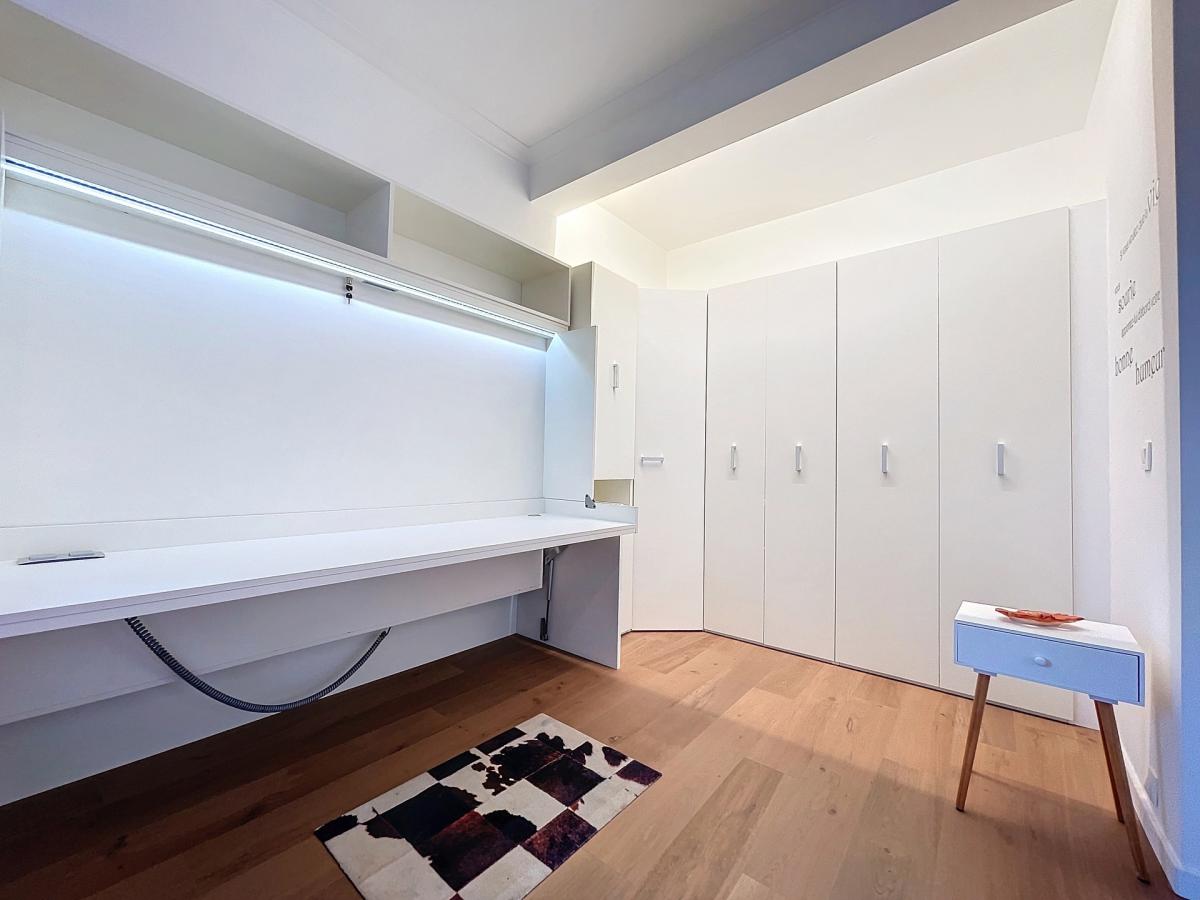 Centre Ville/ La Monnaie : Studio meublé et rénové