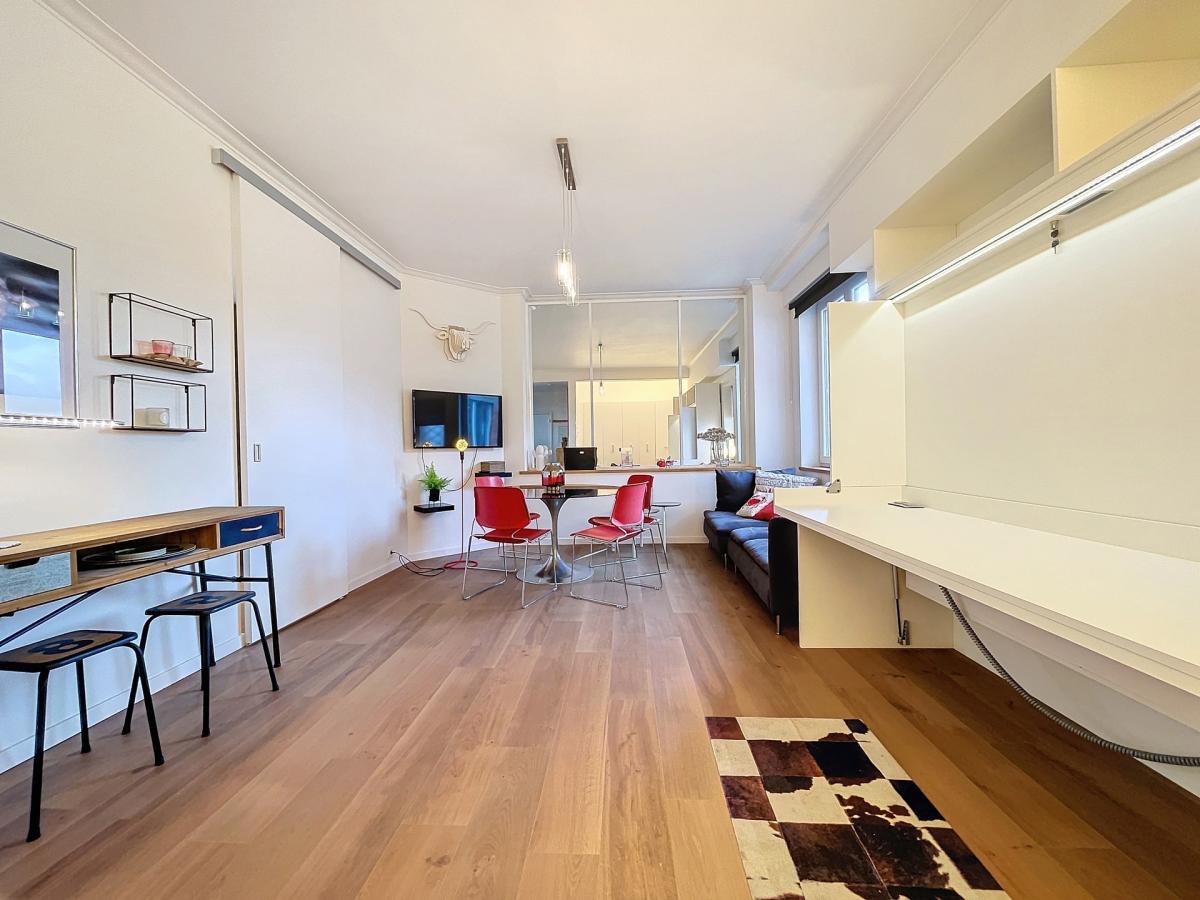 Centre Ville/ La Monnaie : Studio meublé et rénové