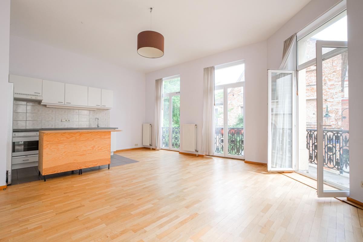 Centre ville/Dansaert  - Appart 1ou 2 chambres + balcon.
