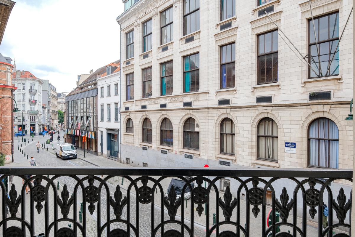 Centre ville/Dansaert  - Appart 1ou 2 chambres + balcon.