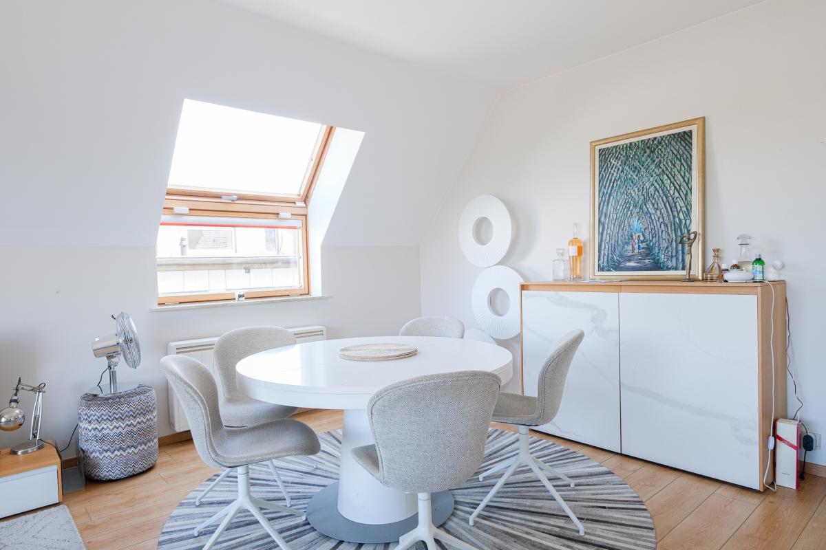 Chatelain : penthouse 2 chambres + terrasse