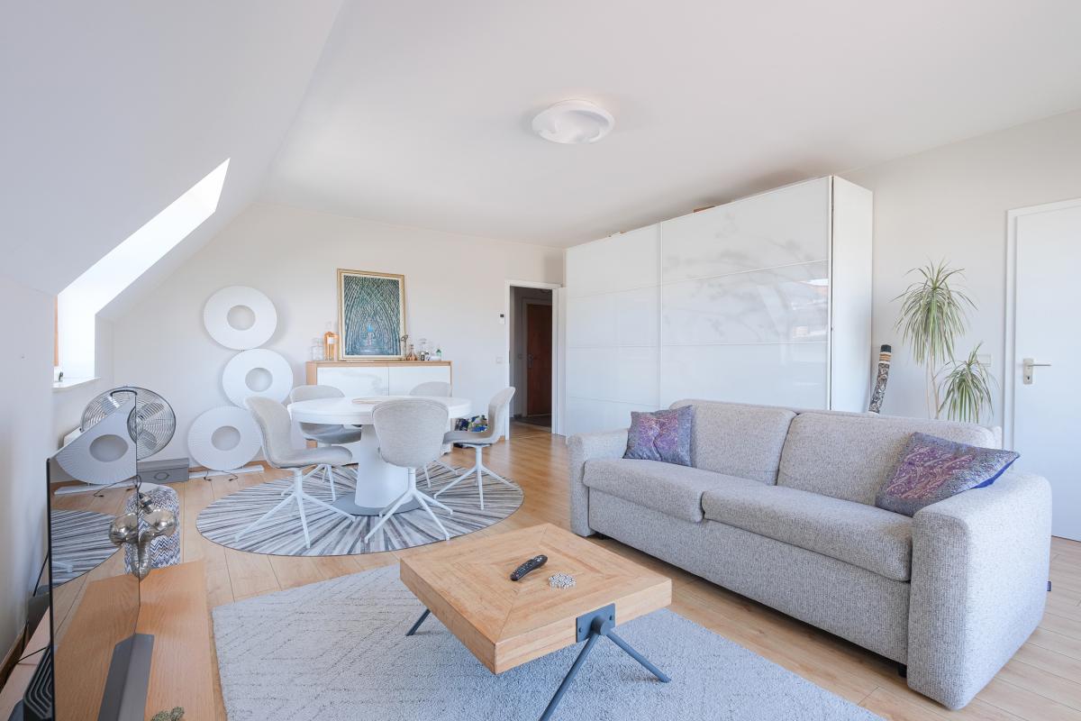 Chatelain : penthouse 2 chambres + terrasse