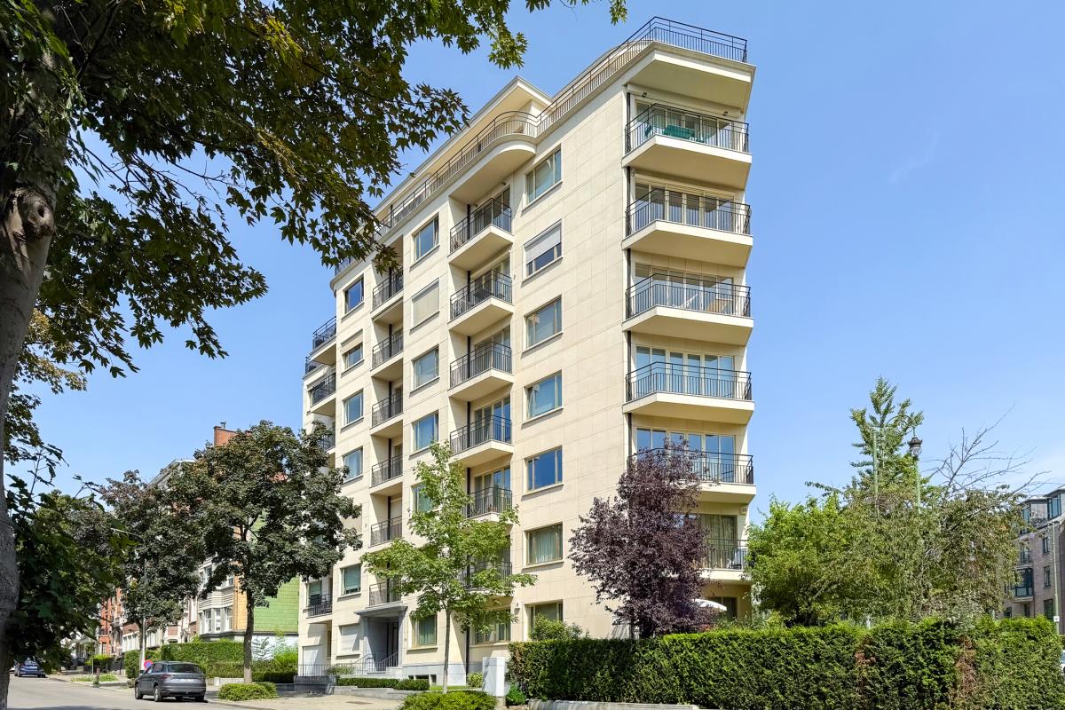 Coghen : appartement 3 chambres + balcons