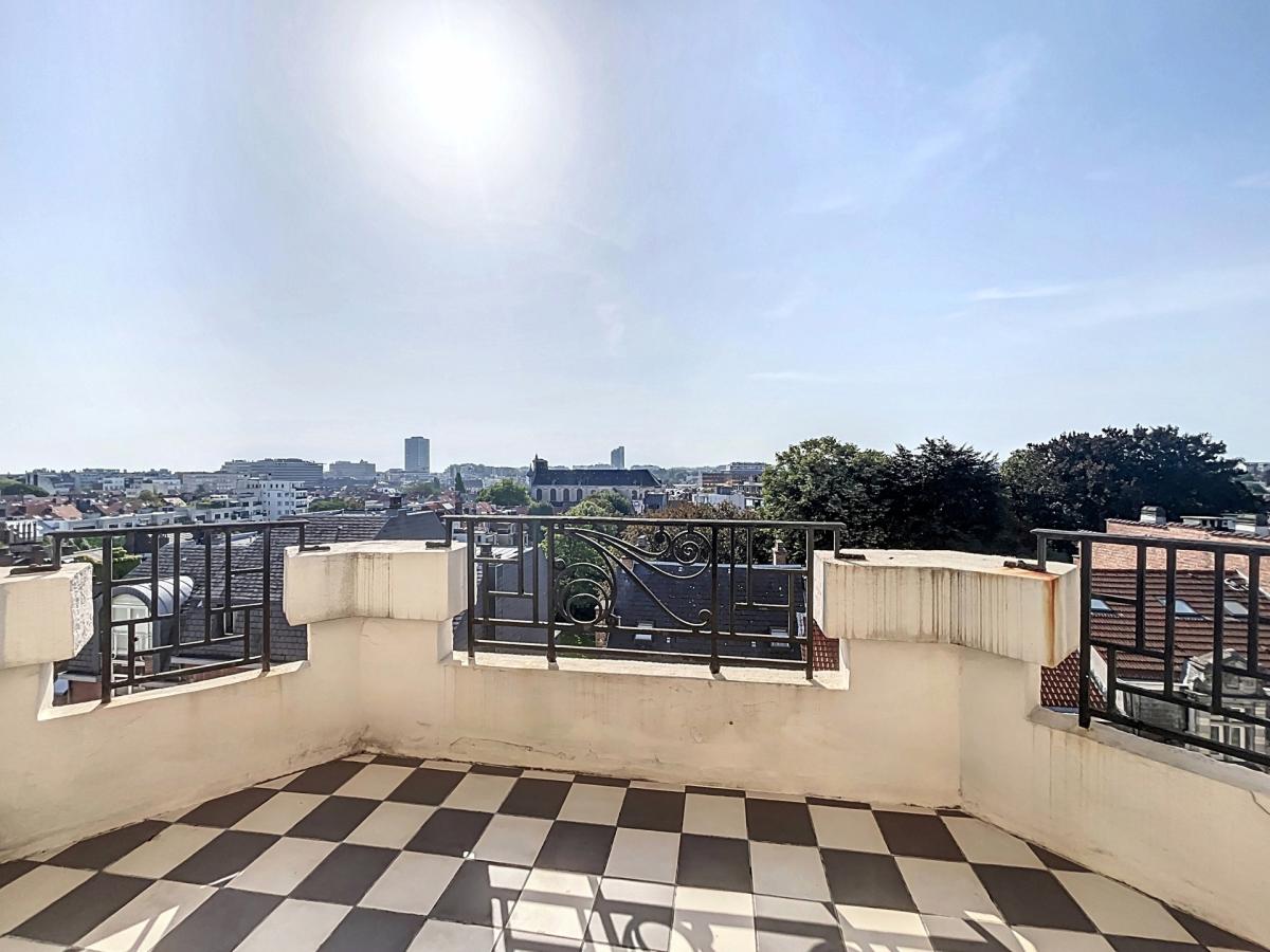 Châtelain : Magnifique penthouse 5 chambres + terrasses