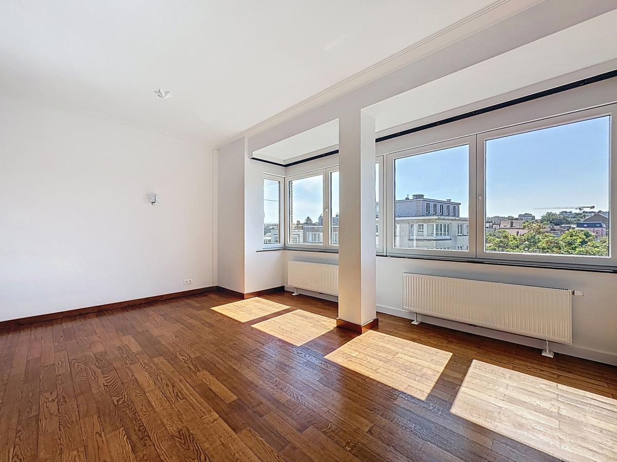 Molière : Charmant appartement de caractère rénové + balcons