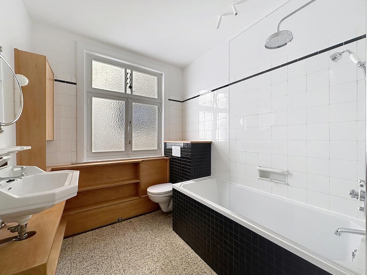Molière : Charmant appartement de caractère rénové + balcons