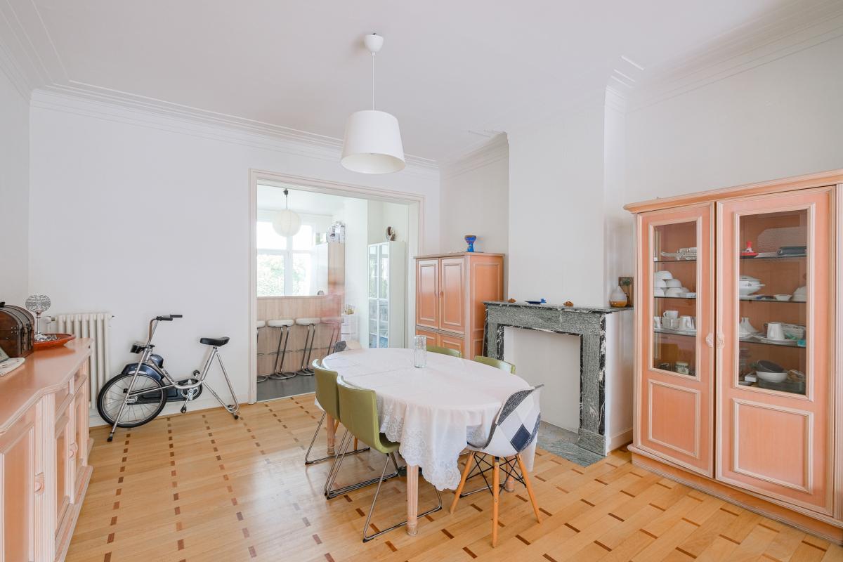 Parc Duden: Bel immeuble de rapport 3 unités + 2 garages