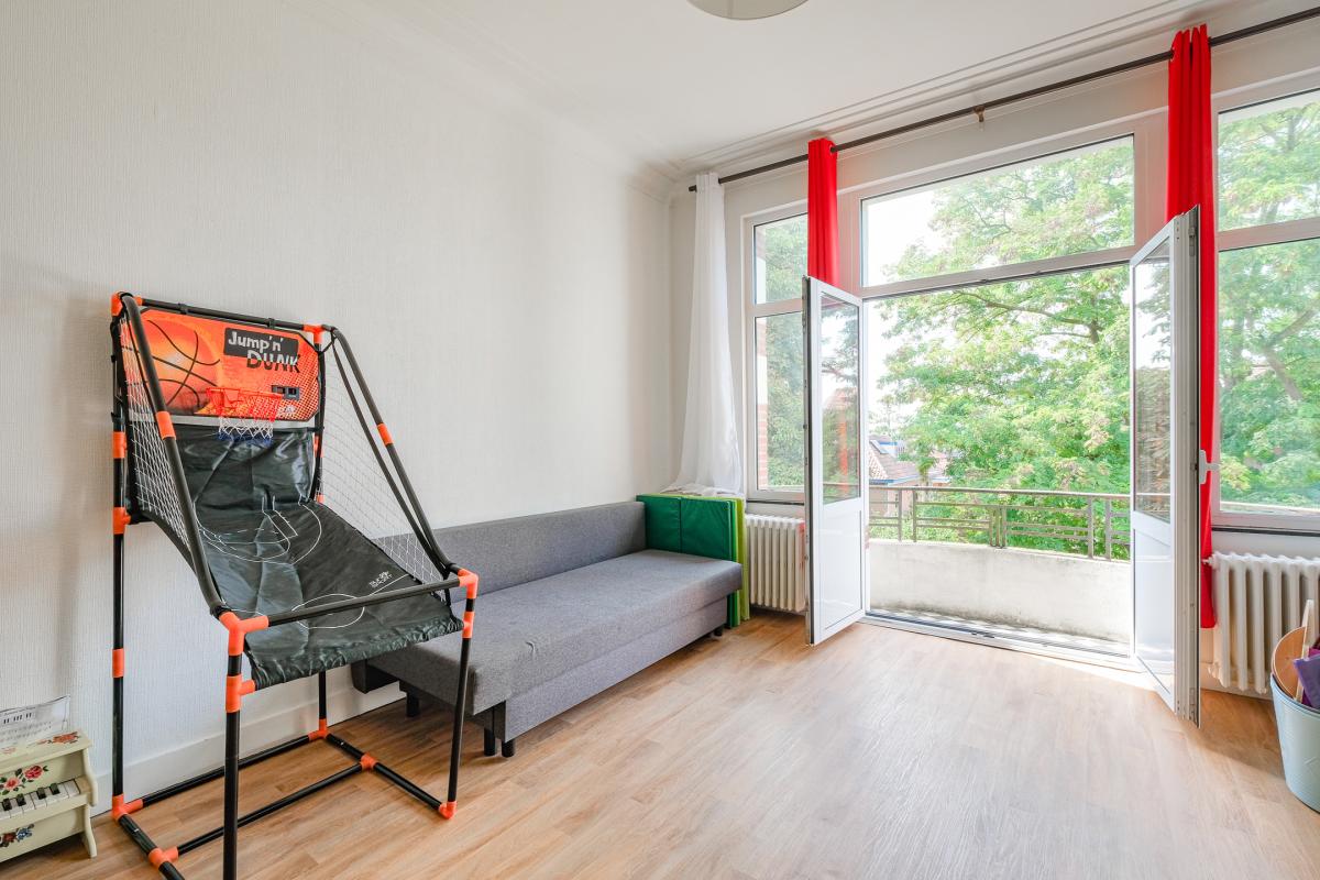 Parc Duden: Bel immeuble de rapport 3 unités + 2 garages