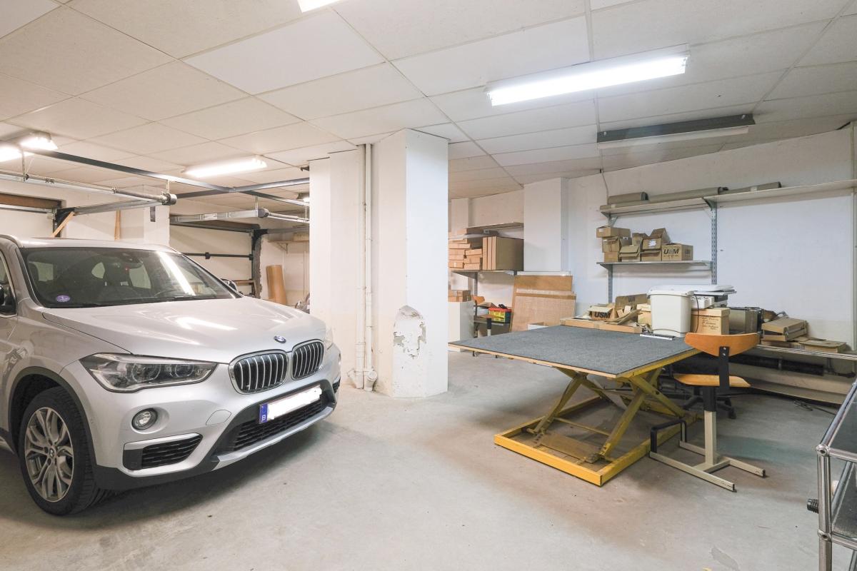 Parc Duden: Bel immeuble de rapport 3 unités + 2 garages
