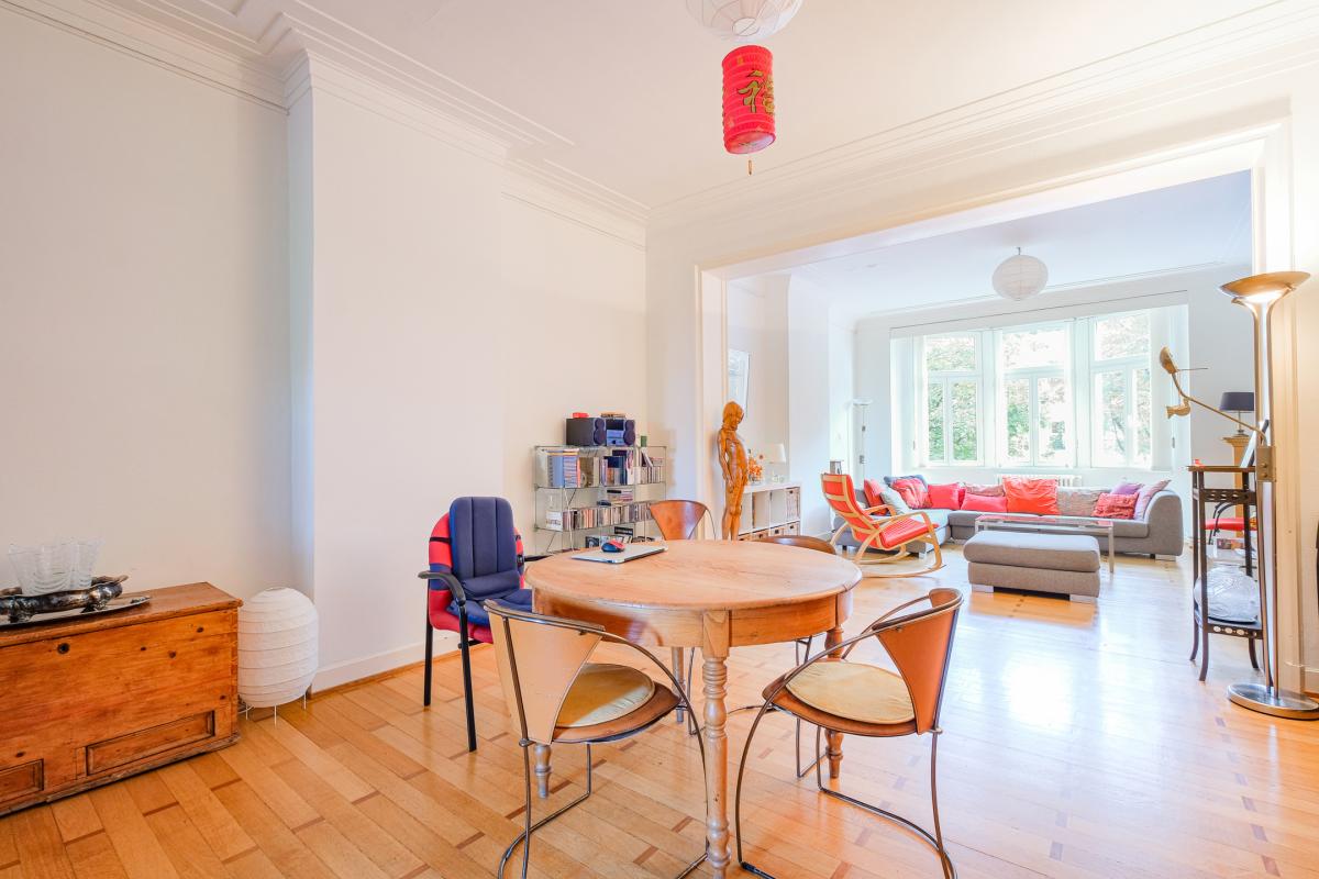 Parc Duden: Bel immeuble de rapport 3 unités + 2 garages