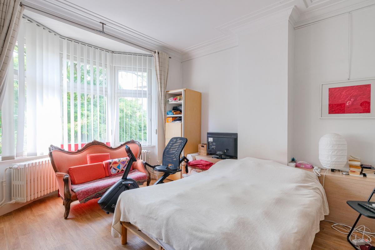 Parc Duden: Bel immeuble de rapport 3 unités + 2 garages