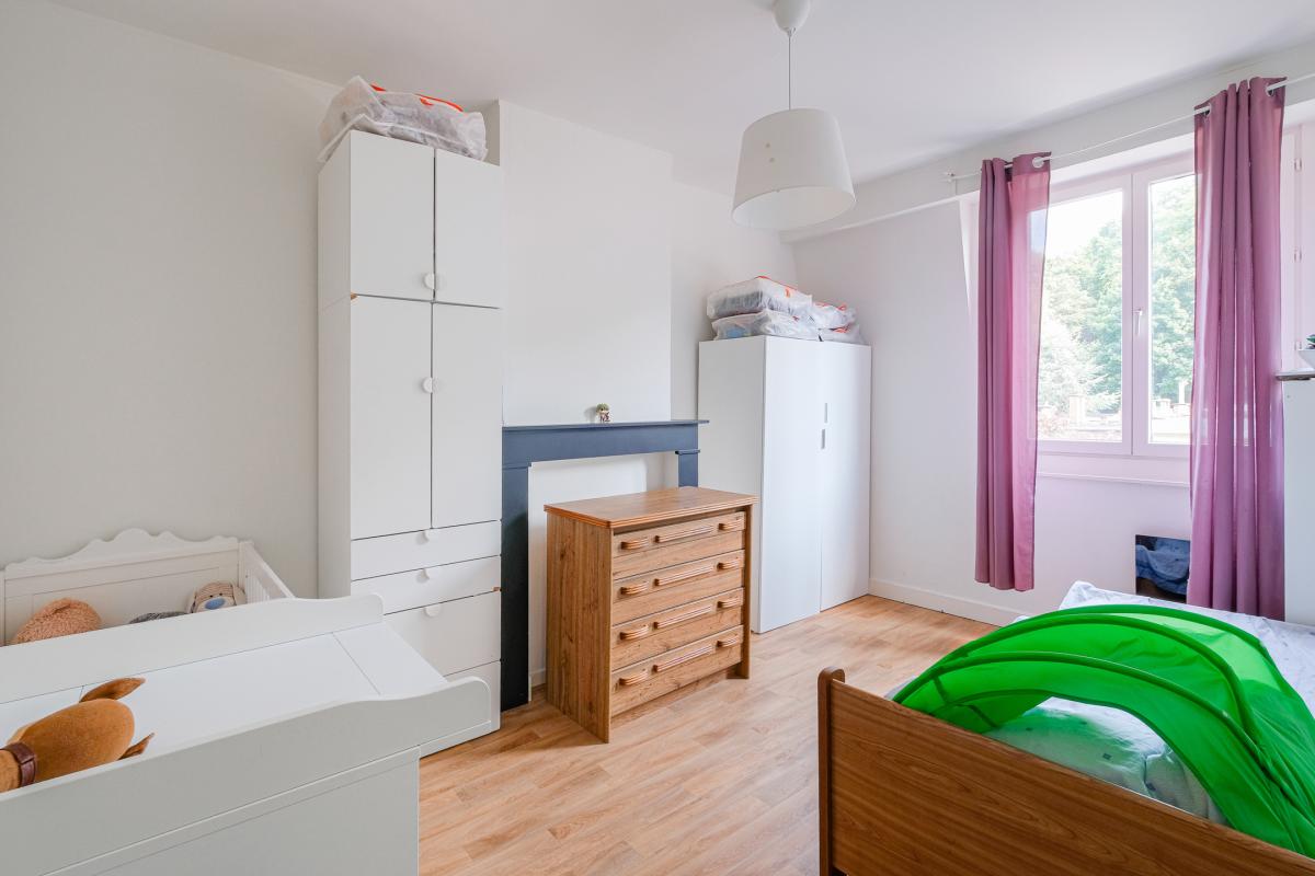 Parc Duden: Bel immeuble de rapport 3 unités + 2 garages