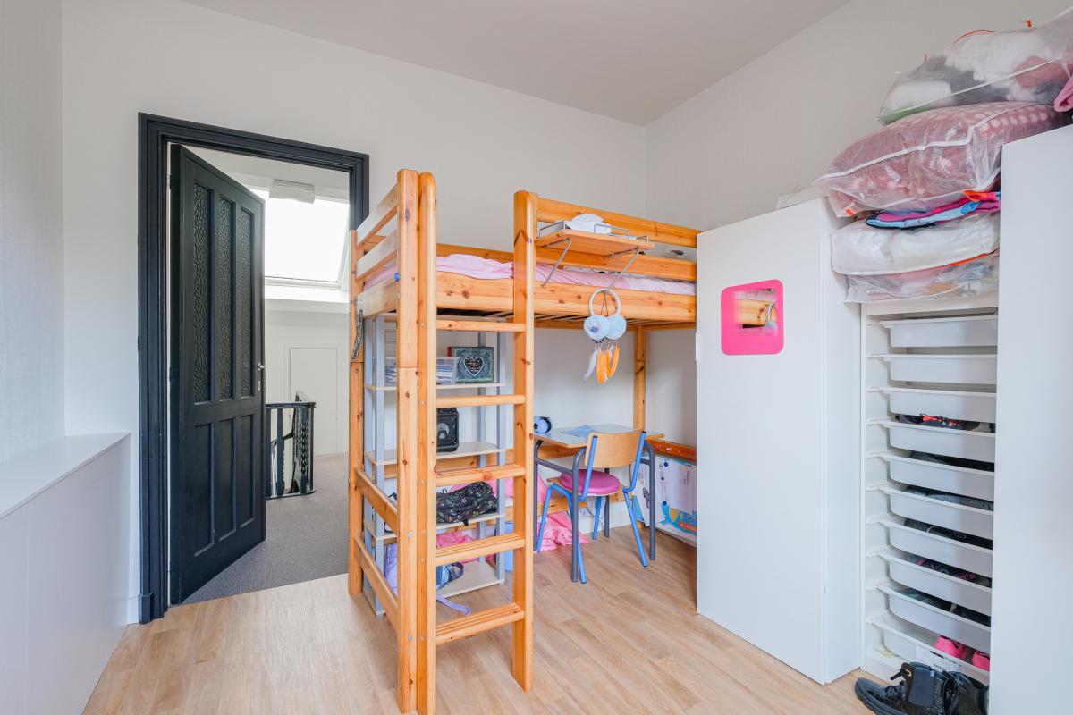 Parc Duden: Bel immeuble de rapport 3 unités + 2 garages