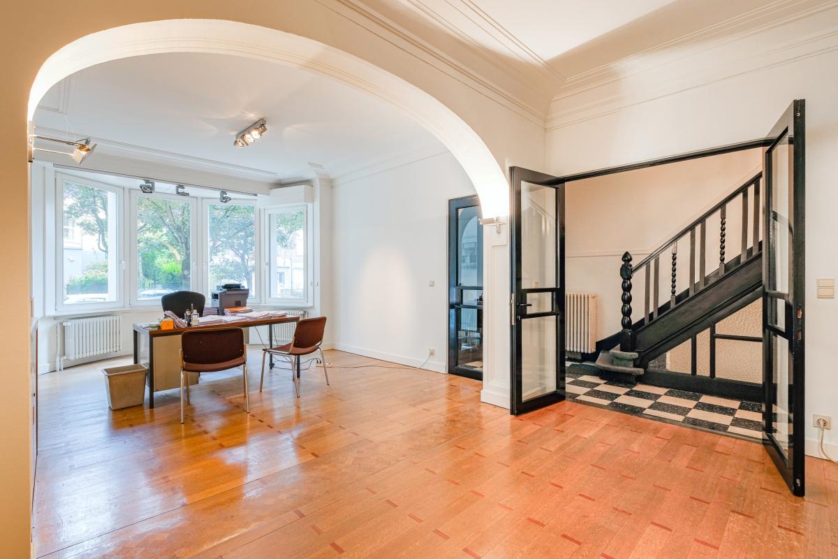 Parc Duden: Bel immeuble de rapport 3 unités + 2 garages