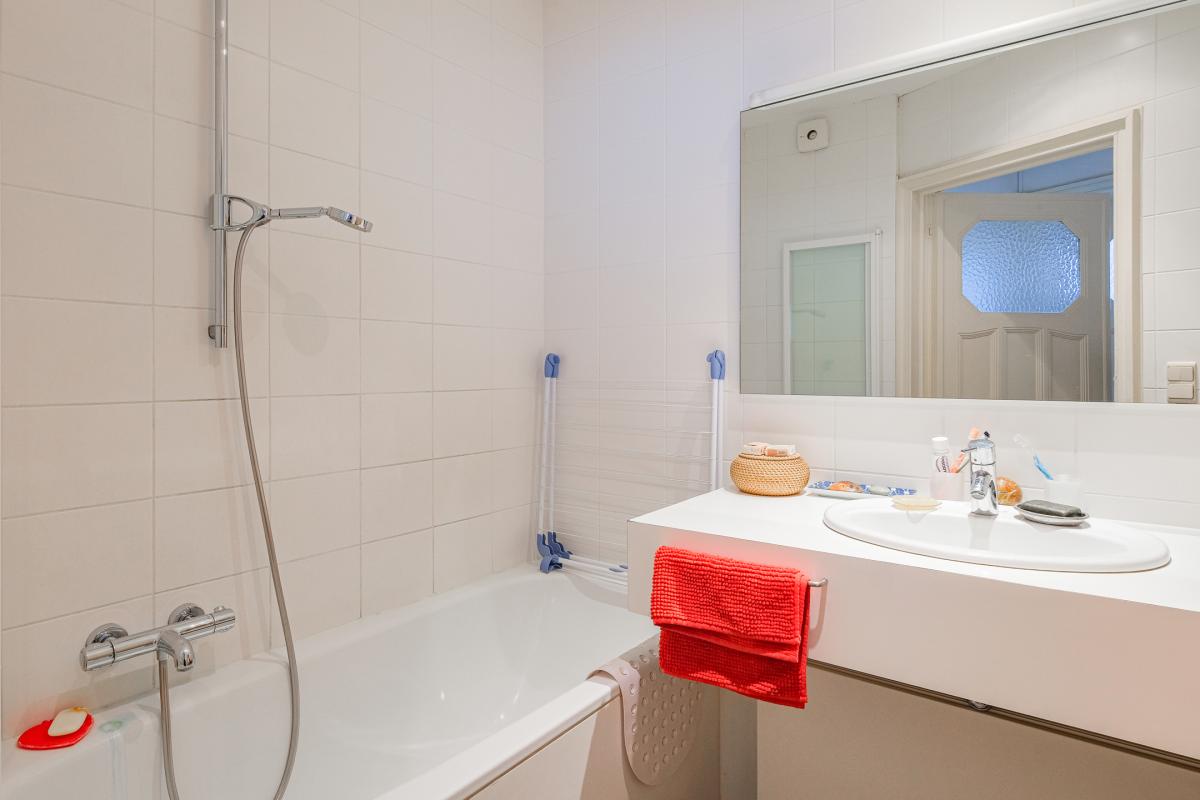 Parc Duden: Bel immeuble de rapport 3 unités + 2 garages