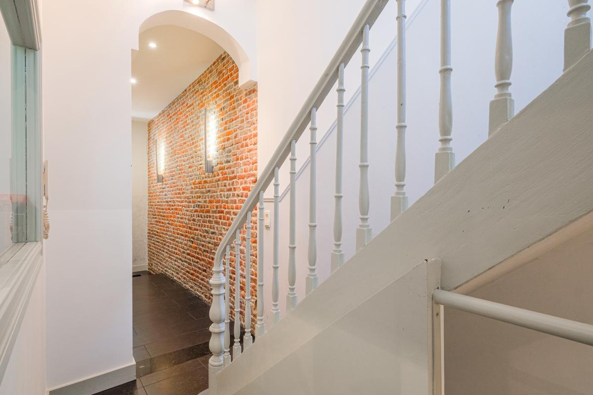 Quartier EU: maison rénovée + duplex + jardin et garage