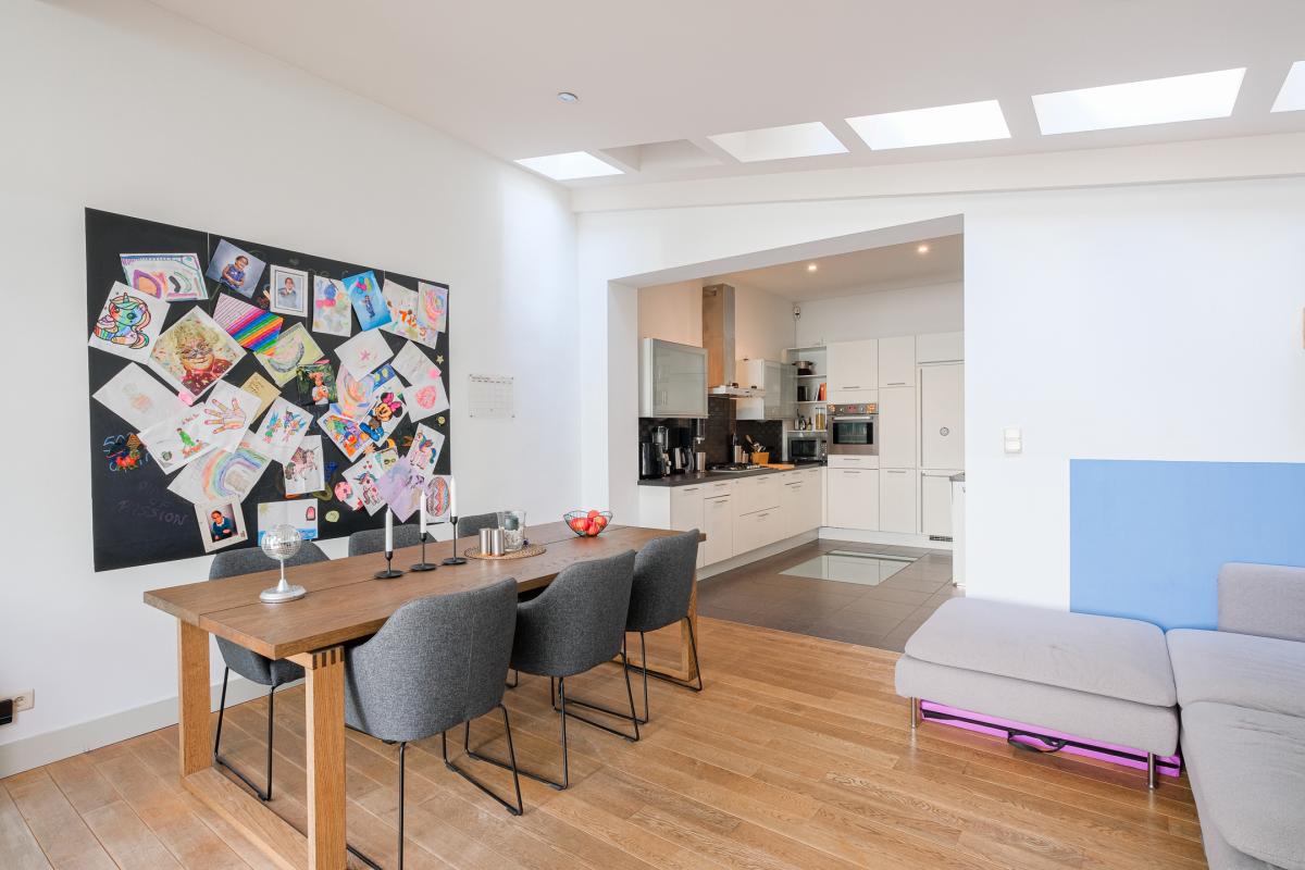 Quartier EU: maison rénovée + duplex + jardin et garage