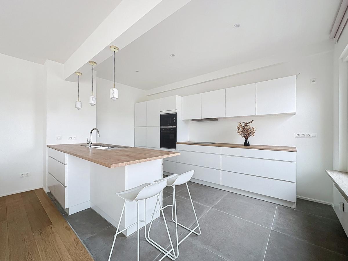 Brugmann/Arezzo : Bel appartement dernier étage rénové 